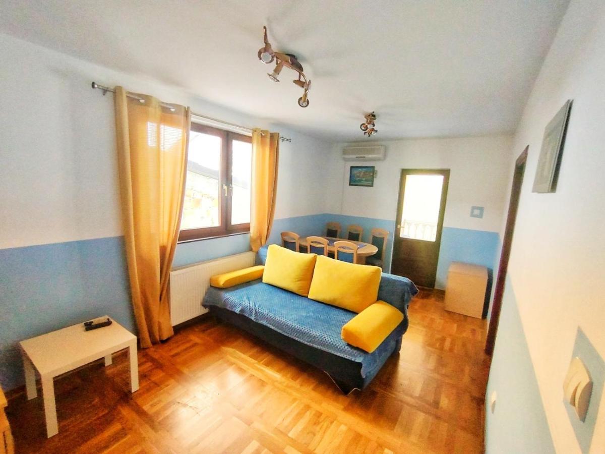 Plavi Apartman Airport Belgrado Esterno foto
