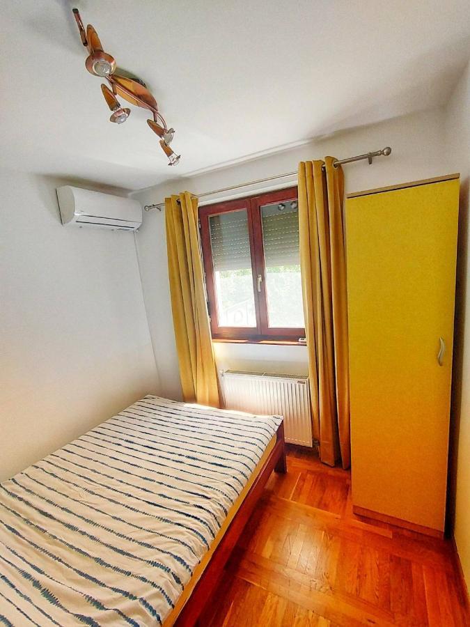 Plavi Apartman Airport Belgrado Esterno foto